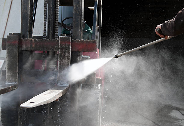 Best Deck Pressure Washing  in Maplewood, MN